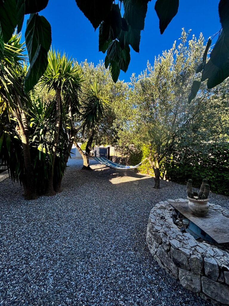 Zona relax del Baglio del Picchio