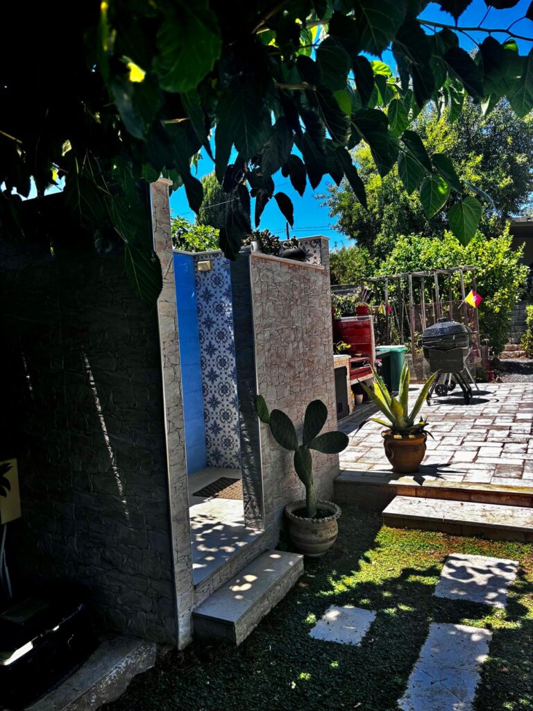Doccia esterna del Baglio del Picchio